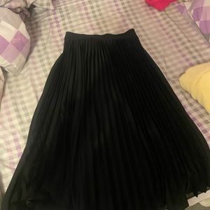 Pleated midi skirt
